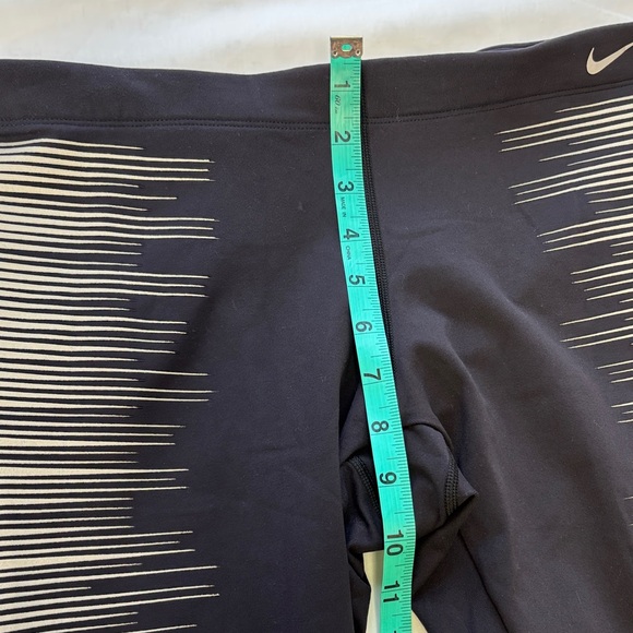 🖤 Nike Dri-FIT/Stay Warm Leggings Black Gray Striped Women NWT Stretch 🖤 - Picture 15 of 17
